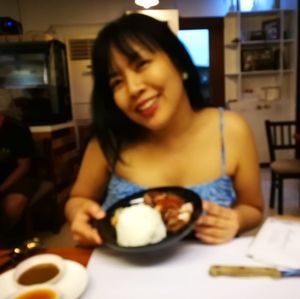 Meet your Posher, Claudia